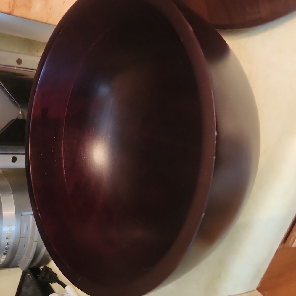Mahogany salad bowl and plate